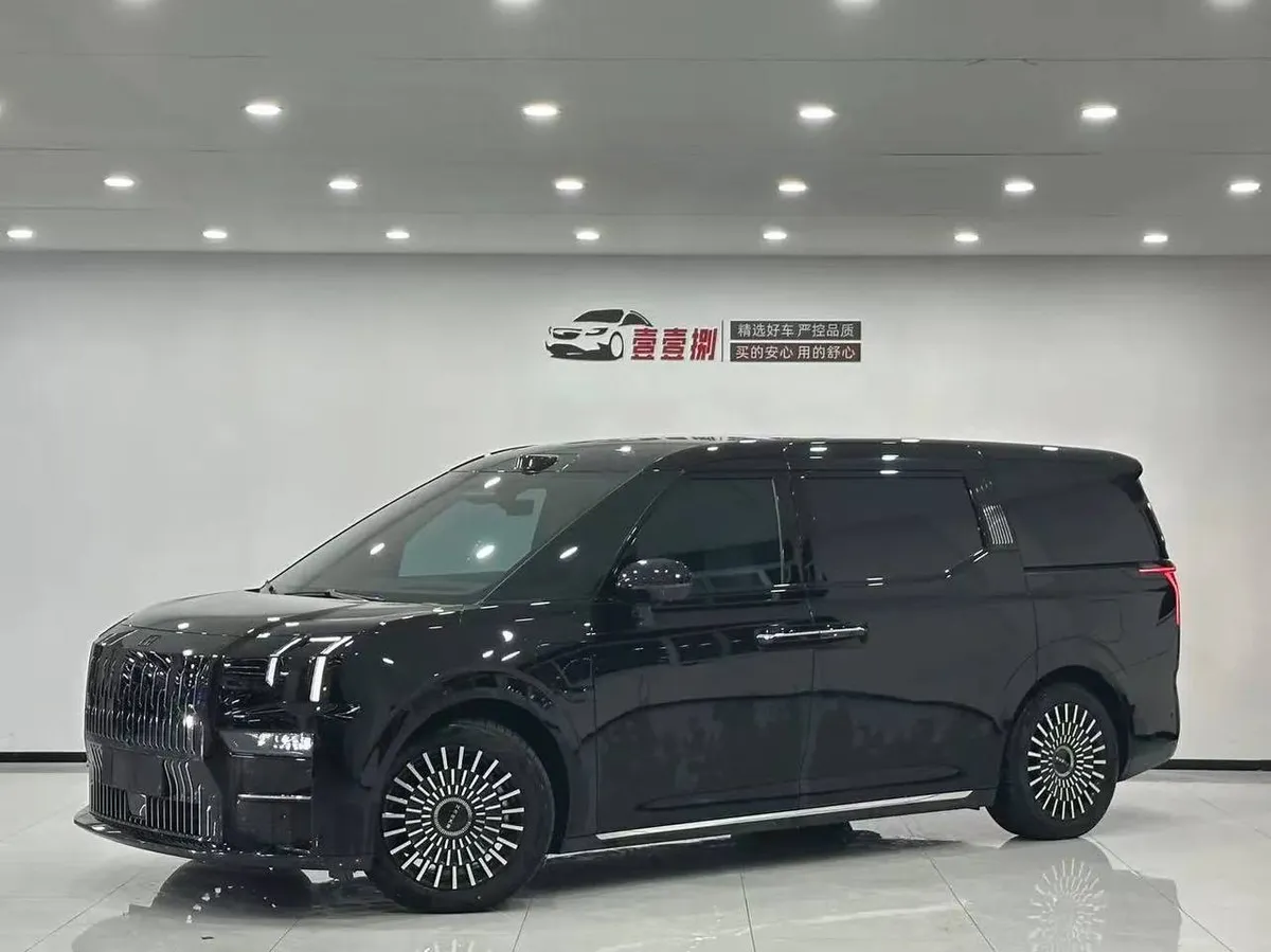 ZEEKR 009 SIX-SEATS 140KWH 2025