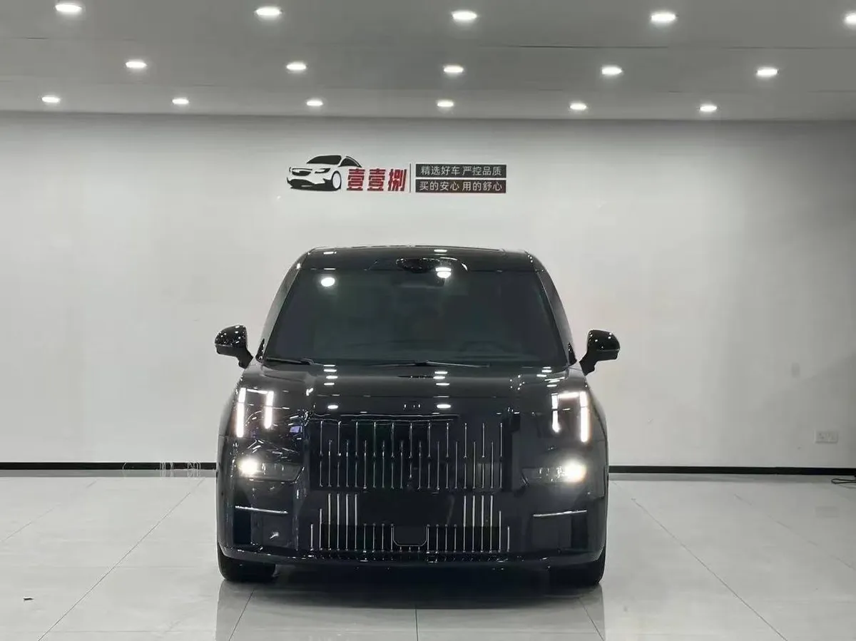 ZEEKR 009 SIX-SEATS 140KWH 2025