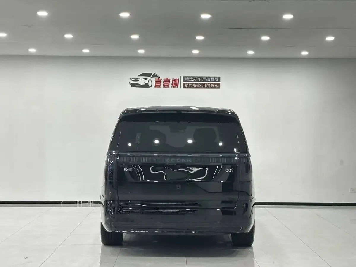 ZEEKR 009 SIX-SEATS 140KWH 2025