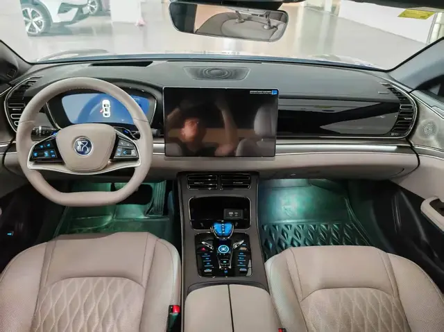 BYD HAN 701KM 2025 HAN EV 701KM 2024