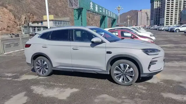 BYD SONG PLUS EV INTELLIGENT 2025