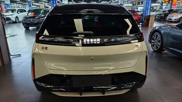 ZEEKR 5-SEATS RWD LONG RANGE 2025