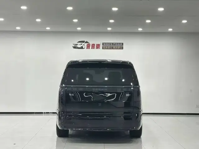 ZEEKR 009 SIX-SEATS 140KWH 2025