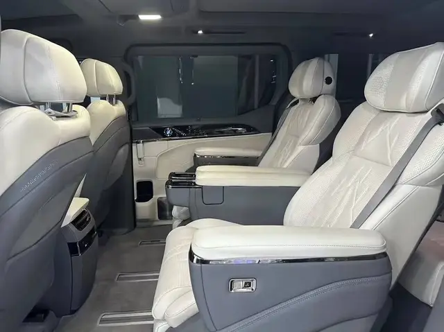 ZEEKR 009 SIX-SEATS 140KWH 2025