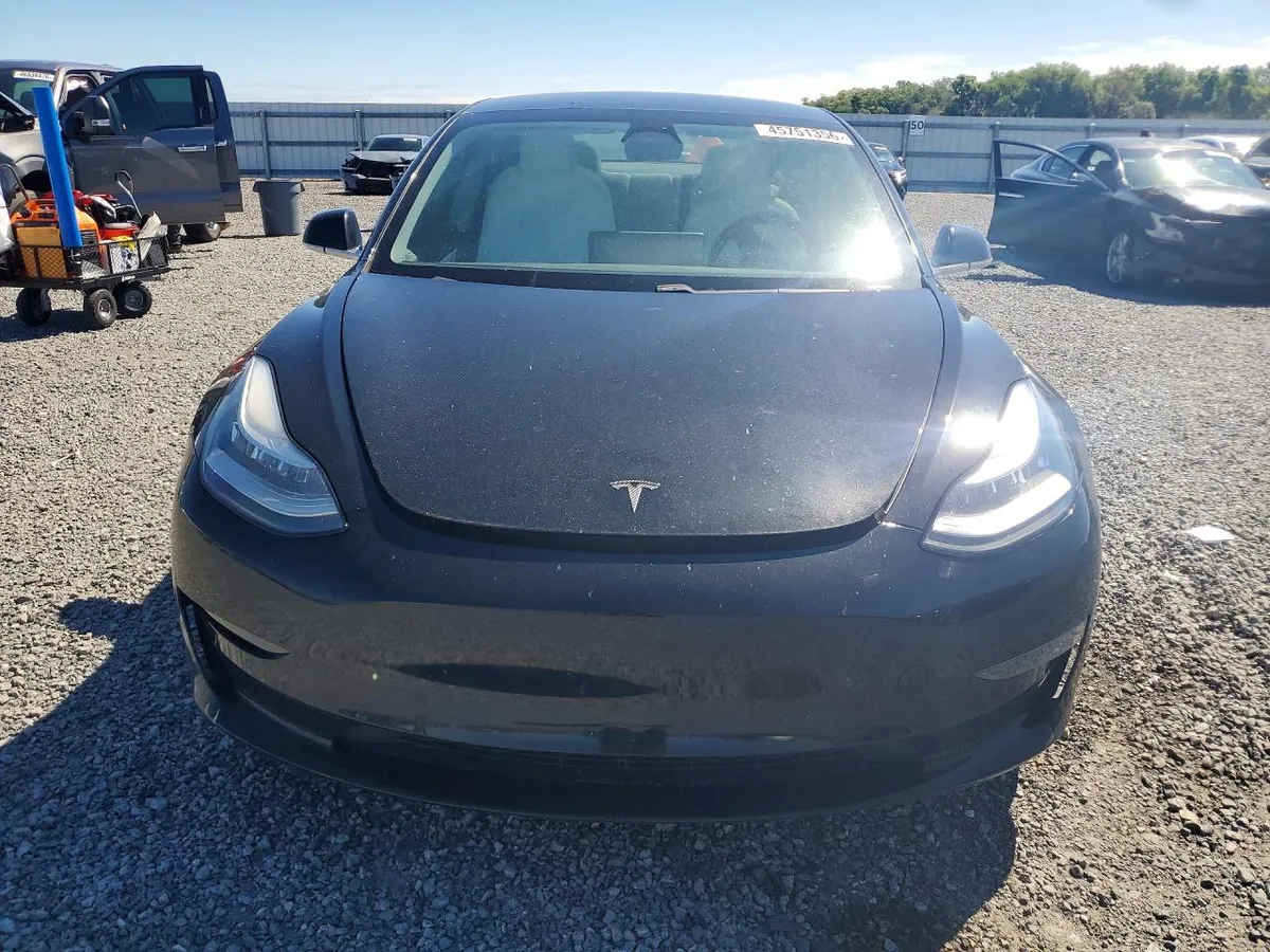 TESLA MODEL 3 2019