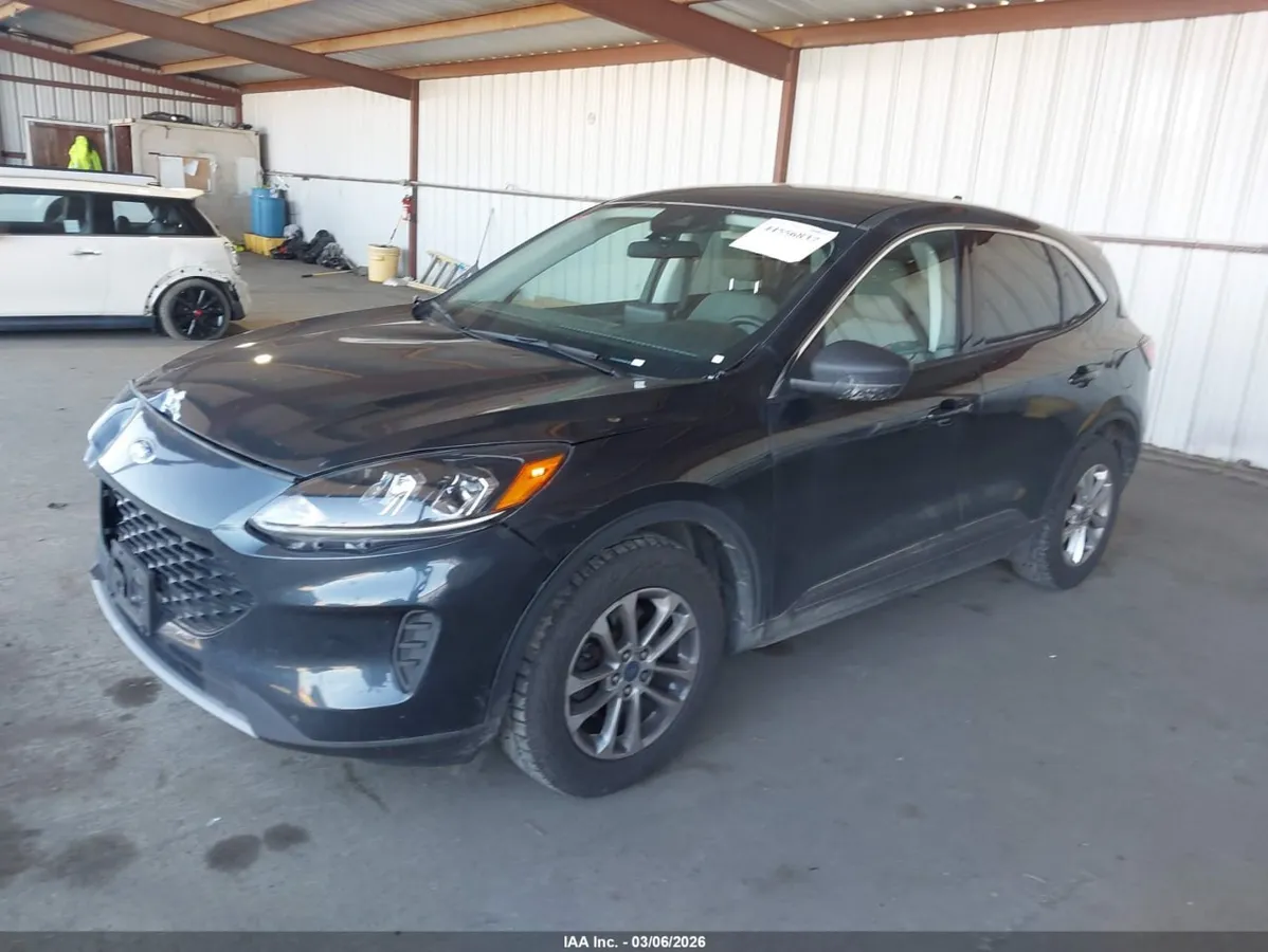 FORD ESCAPE SE 2022