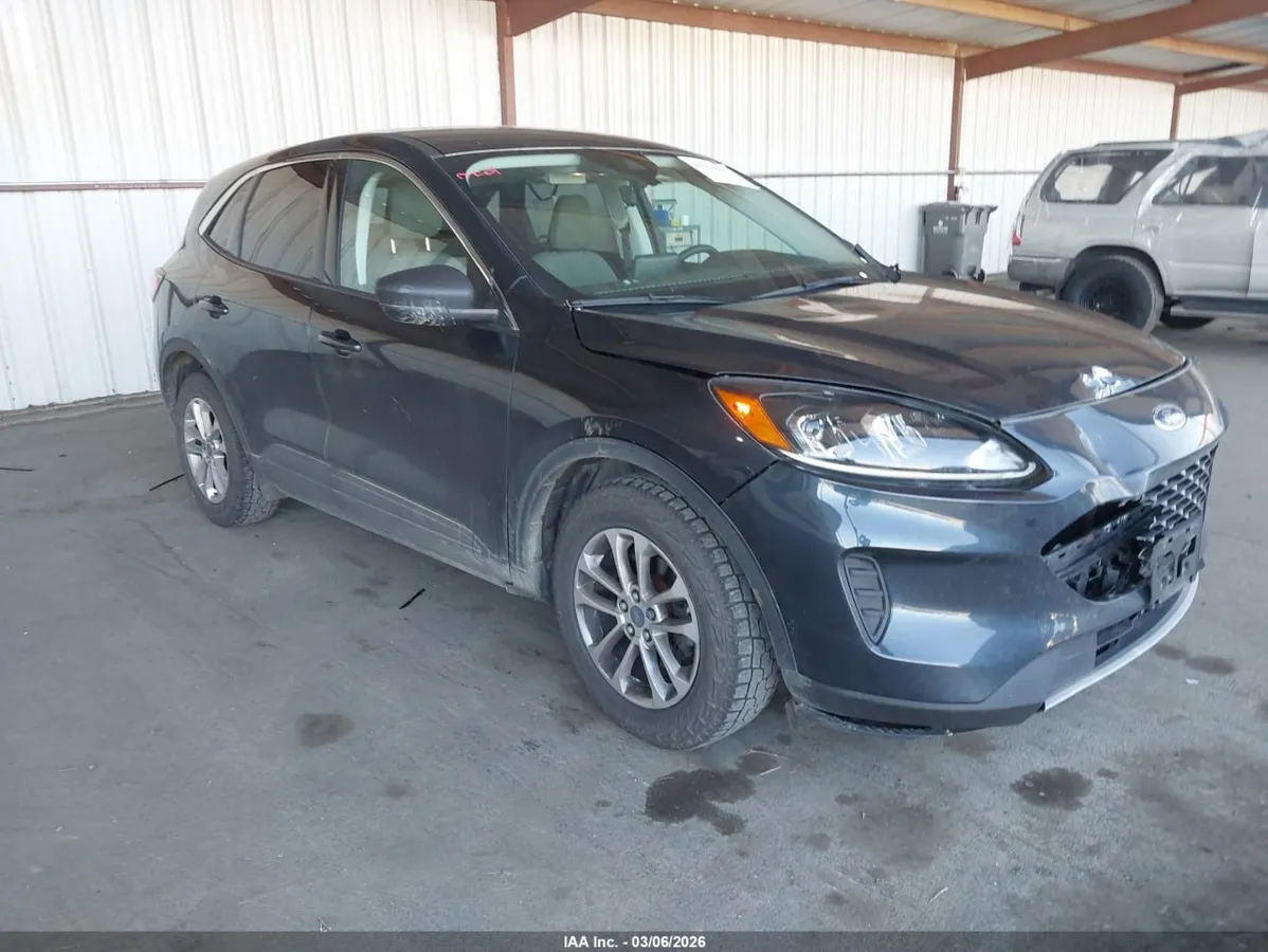 FORD ESCAPE SE 2022