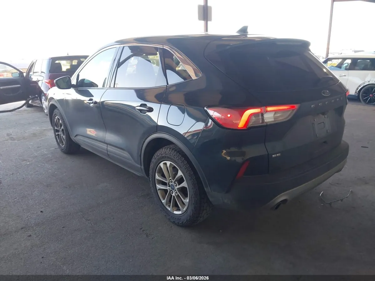 FORD ESCAPE SE 2022