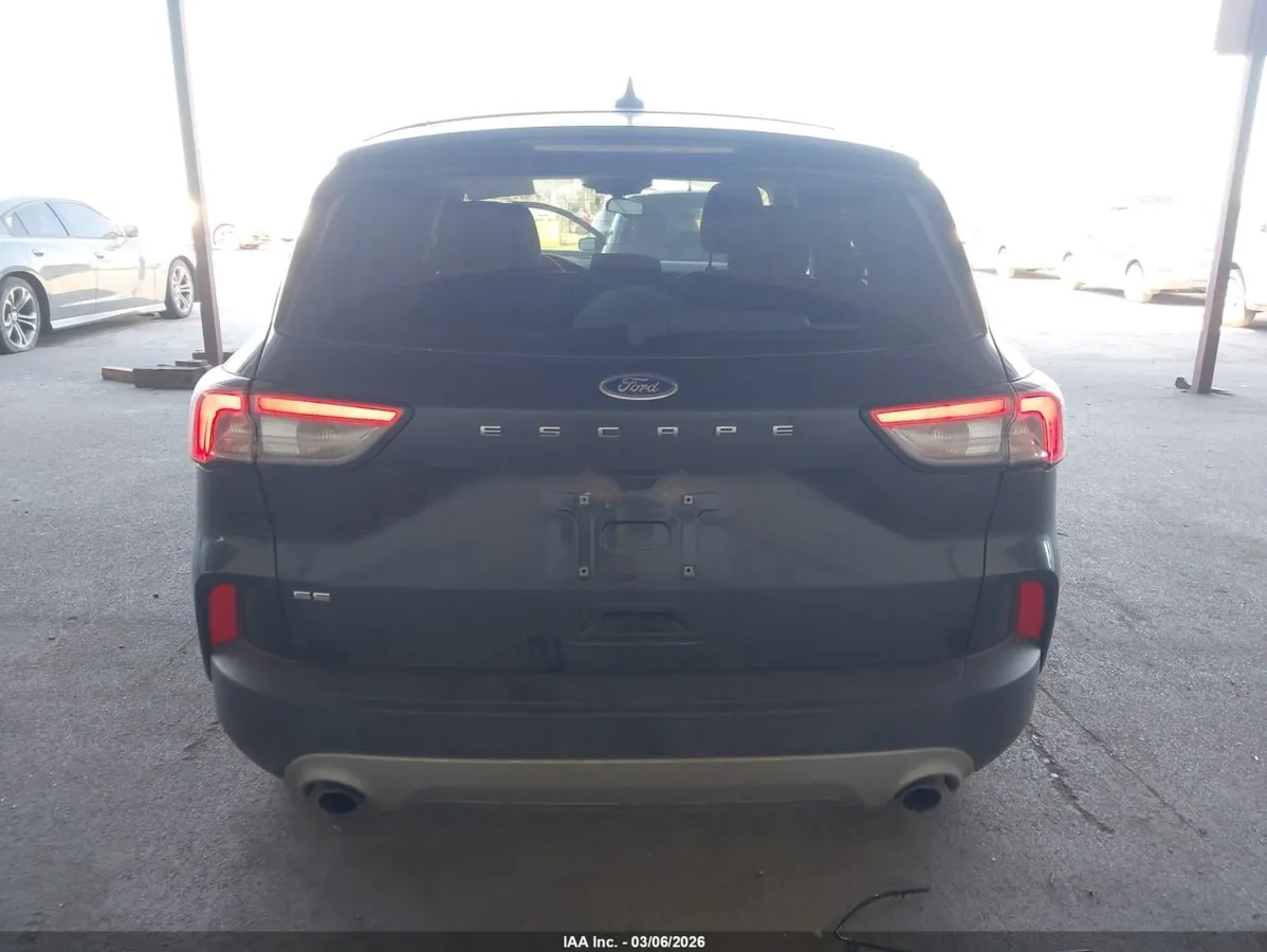 FORD ESCAPE SE 2022