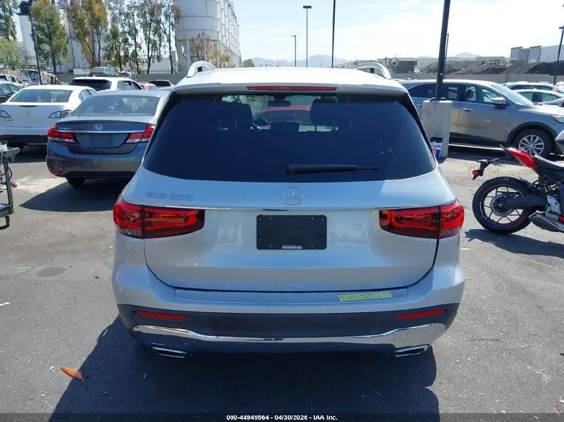 MERCEDES-BENZ GLB 250 2022