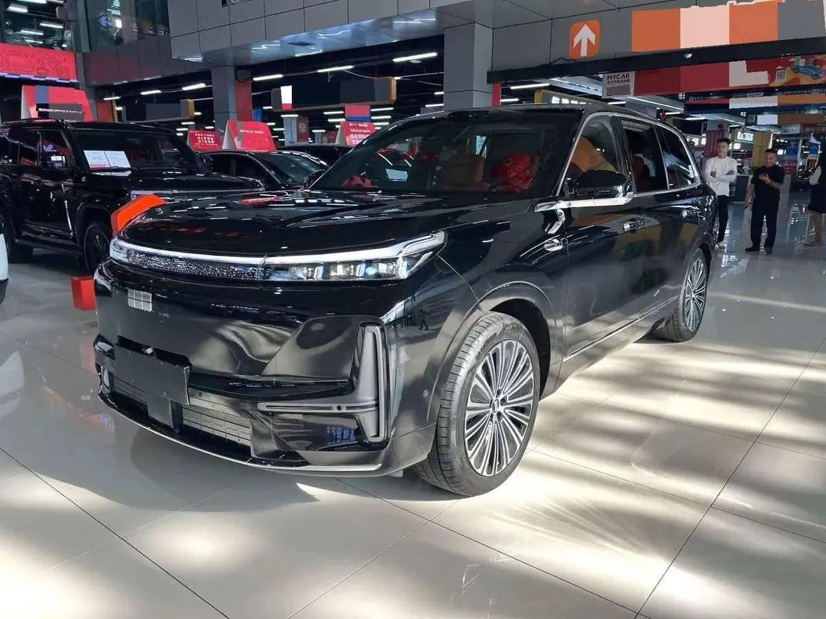GEELY GALAXY M9 2025