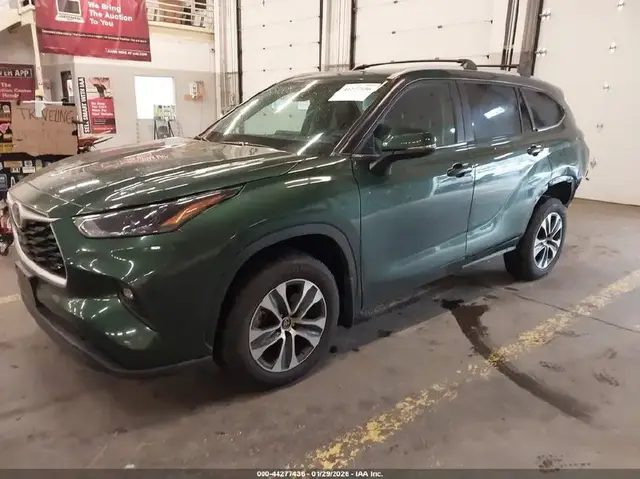 TOYOTA HIGHLANDER XLE 2023