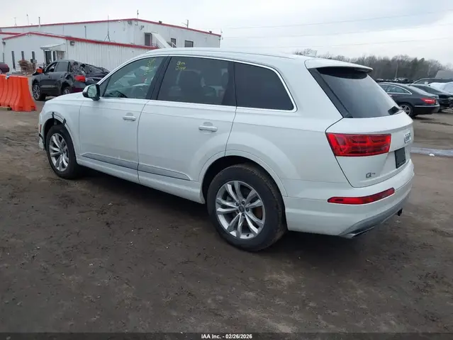 AUDI Q7 2017