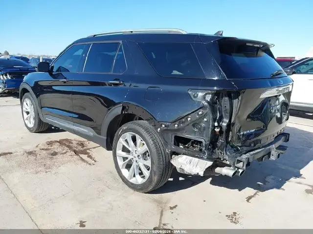 FORD EXPLORER PLATINUM 2023