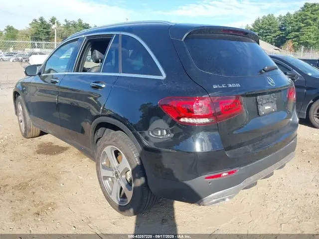 MERCEDES-BENZ GLC 300 4MATIC SUV 2022