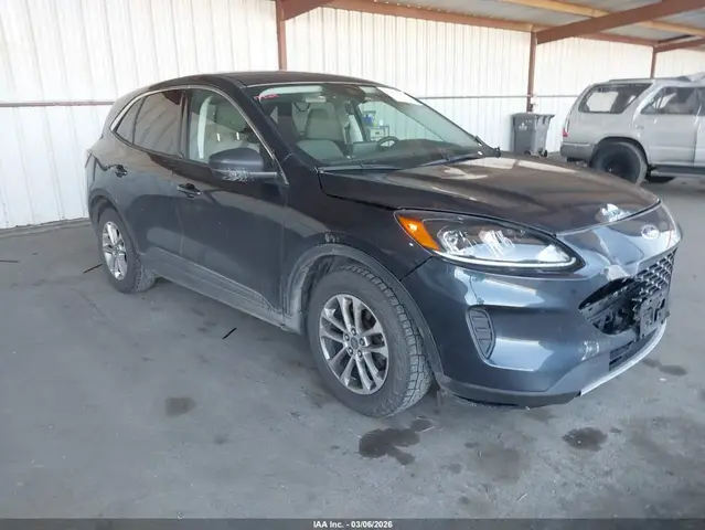 FORD ESCAPE SE 2022