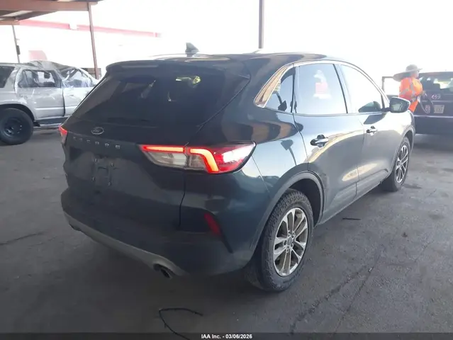 FORD ESCAPE SE 2022