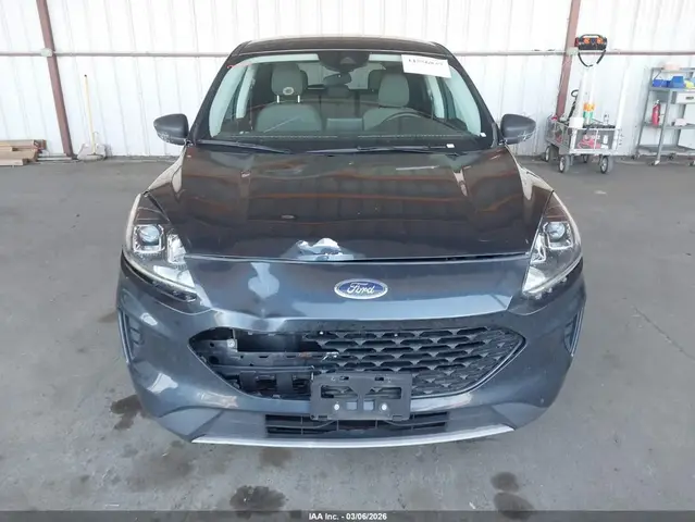 FORD ESCAPE SE 2022