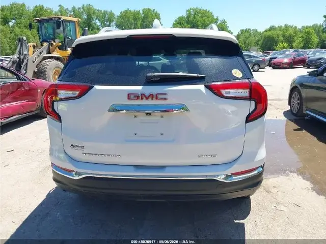 GMC TERRAIN SLT 2024