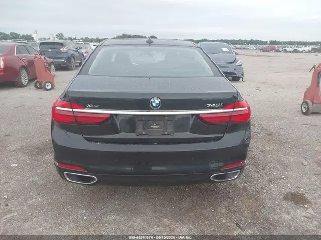 BMW 740I XDRIVE 2017