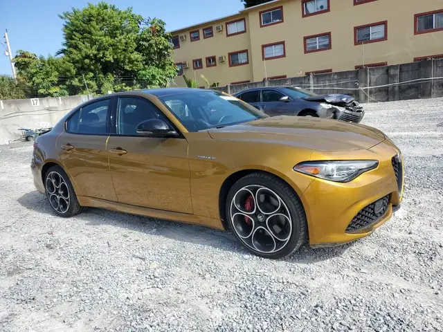 ALFA ROMEO GIULIA TI 2023