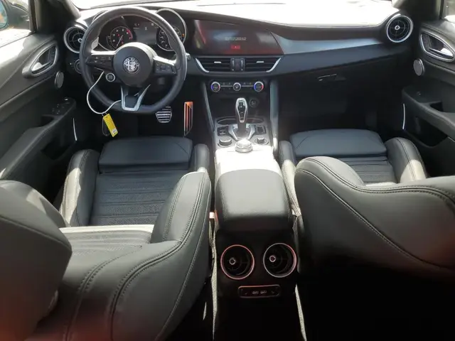 ALFA ROMEO GIULIA TI 2023