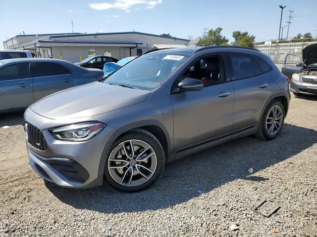 MERCEDES-BENZ GLA 35 AMG 2021
