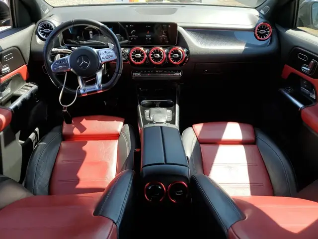 MERCEDES-BENZ GLA 35 AMG 2021