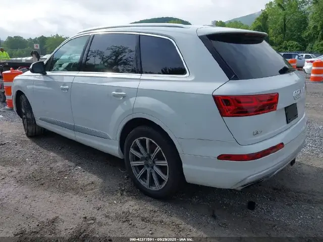 AUDI Q7 2017