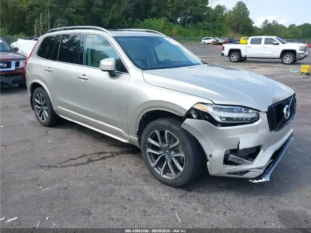 VOLVO XC90 T6 MOMENTUM 2017