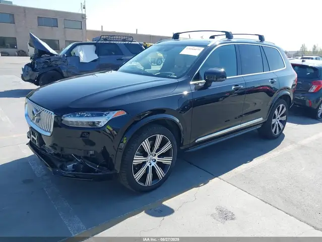 VOLVO XC90 RECHARGE PLUG-IN HYBRID 2021