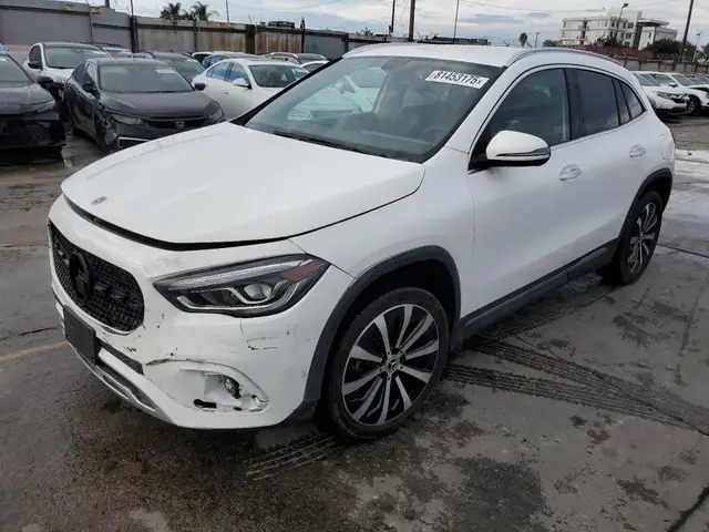 MERCEDES-BENZ GLA 250 2023