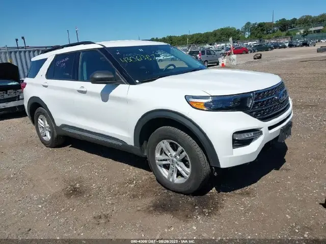 FORD EXPLORER XLT 2023
