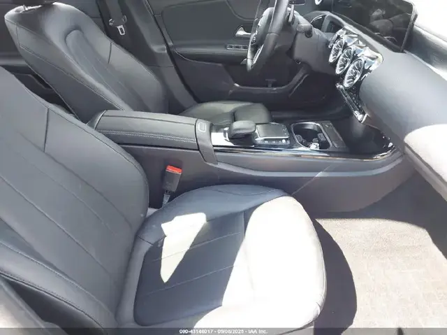 MERCEDES-BENZ A-CLASS A 220 4MATIC 2022