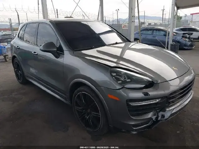 PORSCHE CAYENNE GTS 2018
