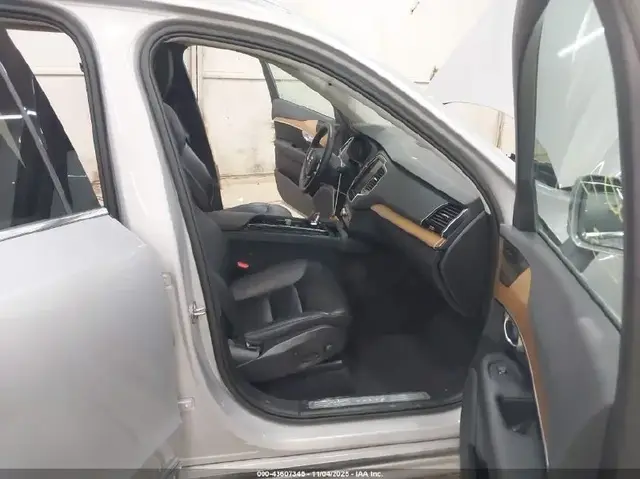 VOLVO XC90 B6 PLUS 6-SEATER 2023