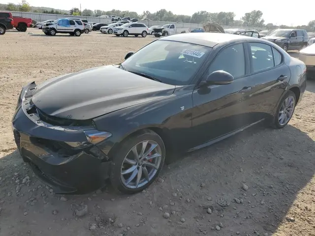 ALFA ROMEO GIULIA SUPER 2022