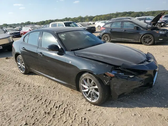 ALFA ROMEO GIULIA SUPER 2022