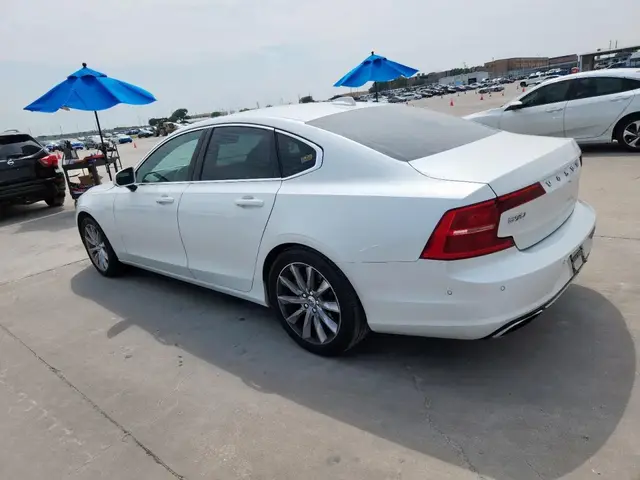 VOLVO S90 T6 MOMENTUM 2016