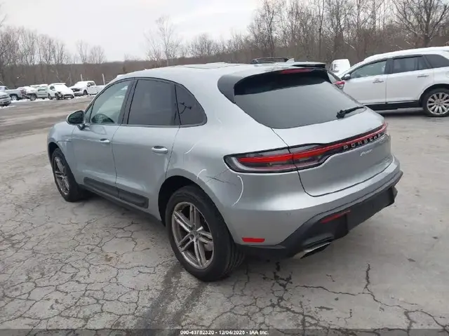 PORSCHE MACAN T 2023