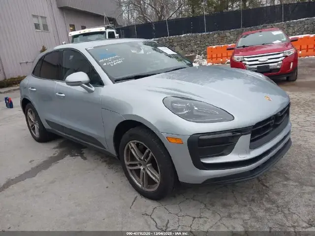 PORSCHE MACAN T 2023