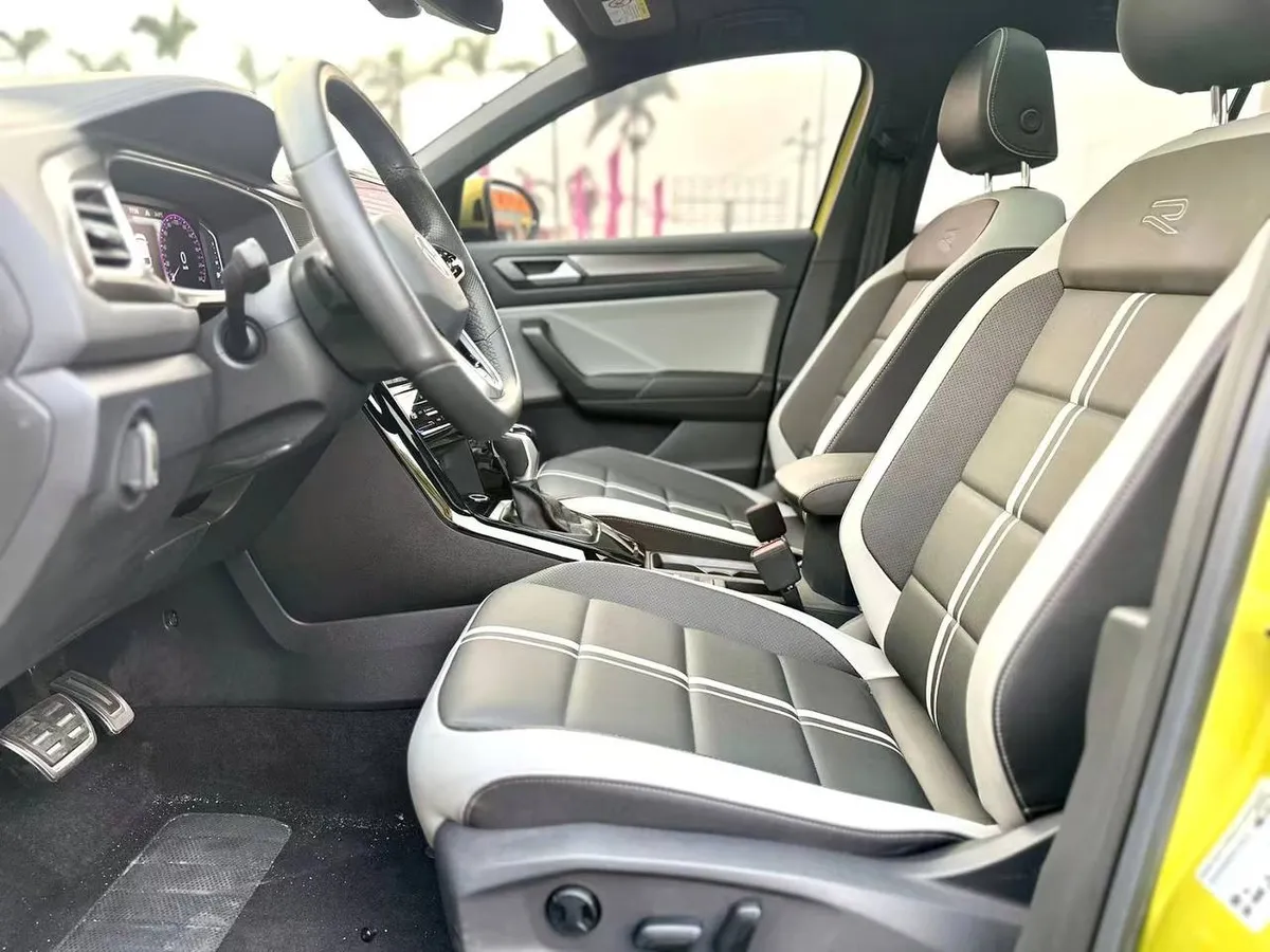 VOLKSWAGEN T-ROC 2023