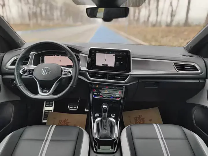 VOLKSWAGEN T-ROC 2023