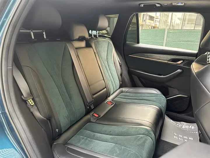 GEELY MONJARO 2021