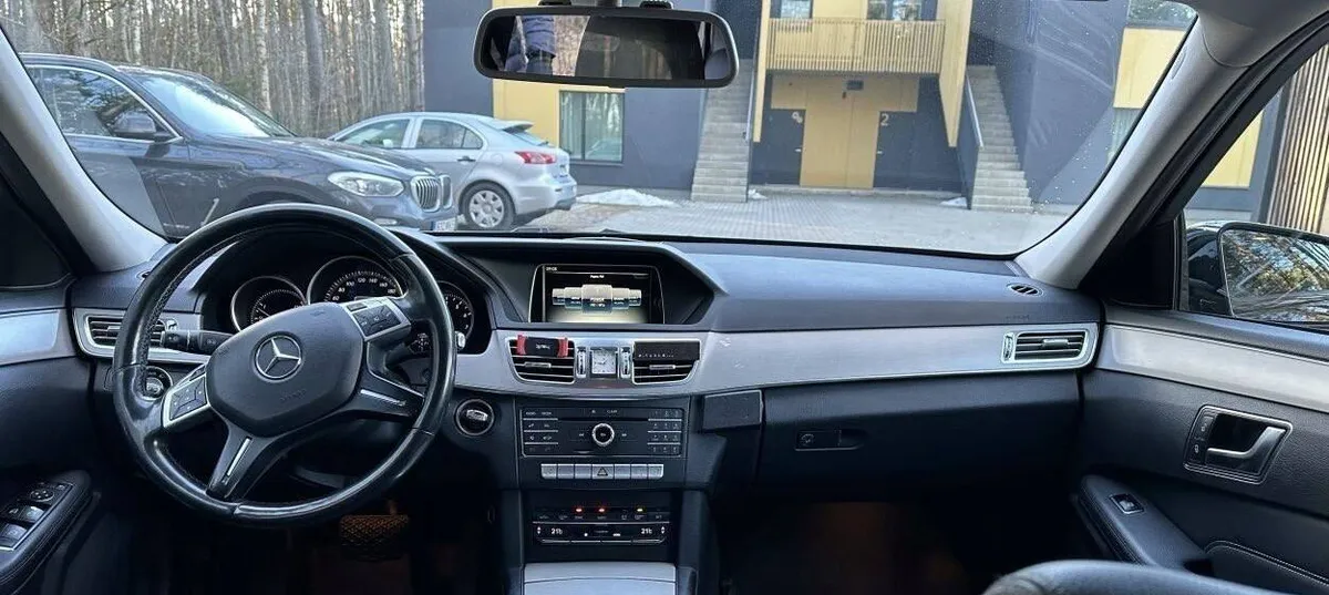 MERCEDES-BENZ E-CLASS E 200 NGT 2015