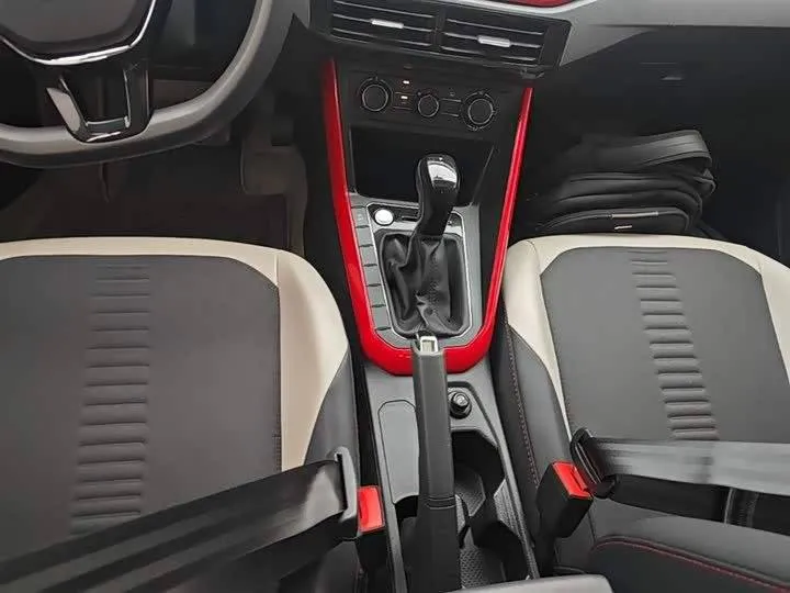 VOLKSWAGEN POLO 2023