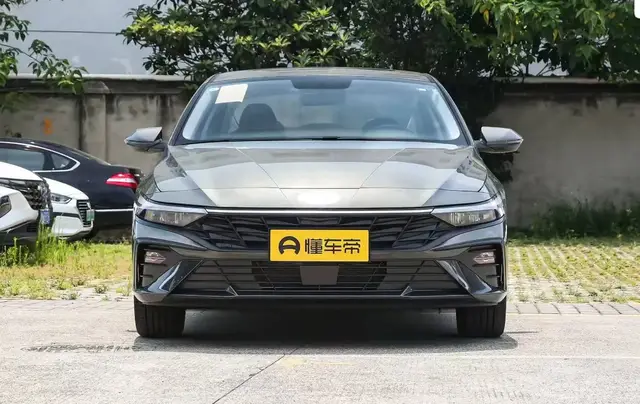 HYUNDAI ELANTRA 2025