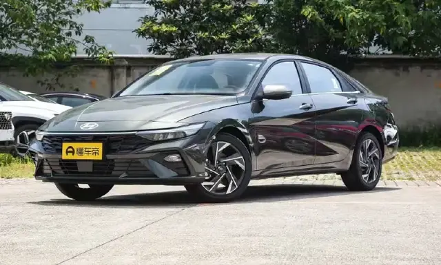 HYUNDAI ELANTRA 2025