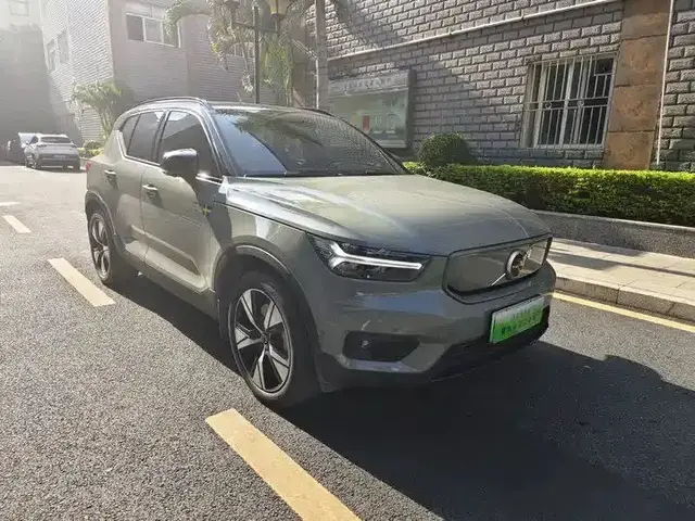 VOLVO XC40 2022