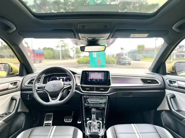 VOLKSWAGEN T-ROC 2023